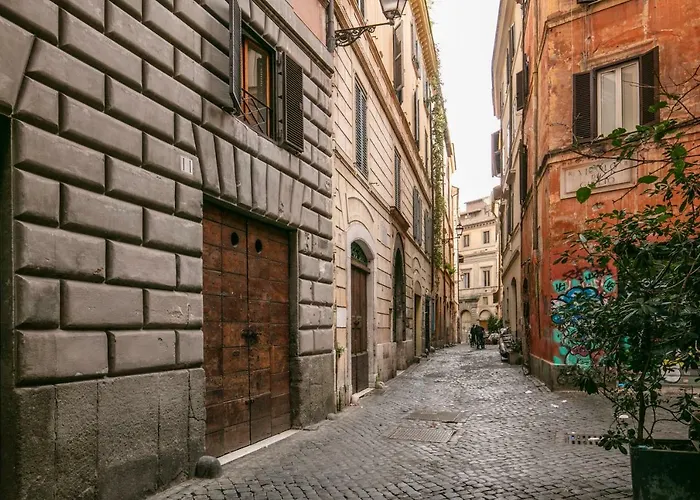Farnese House In Rome